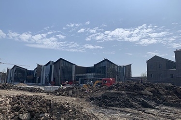 向建黨100年獻禮項目南湖湖濱（嘉絹印象、鴛湖里弄、南湖書院、南堰新景），經與工地積極努力配合1000多臺配電箱在100天內基本完成交付。